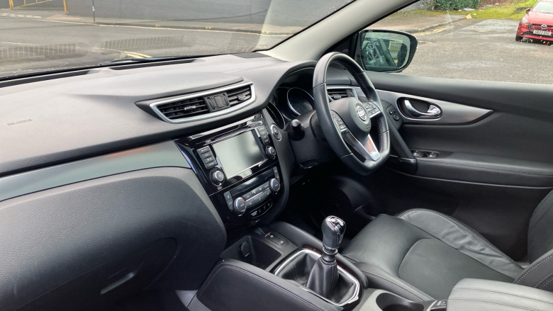 Nissan Qashqai 1.3 DiG-T Tekna 5dr Petrol Hatchback